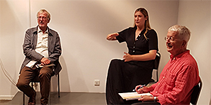 Sällskapets styrelseledamot Johan Arvidson, Maja Frydén och valberedningens Axel Brattberg.