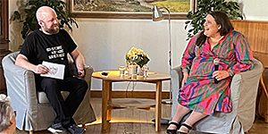 Sällskapets styrelseledamot Jonas Ericsson och Åsa Jäger.