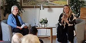 Sällskapets ordöfrande Marianne von Hartmansdorff och Miriam Treichl.